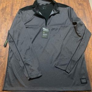 NWT Men’s Nike 1/2 Zip Golf Top